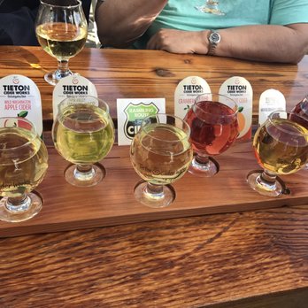 Tieton Cider Works - Cider flight - Cideries Near Me - Yakima, Washington Tieton Cider Works - Cider flight - Cideries Near Me - Yakima, Washington