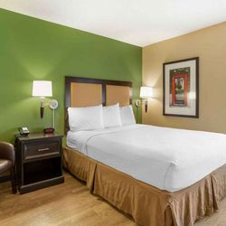 Extended Stay America - Meadowlands - East Rutherford - Studio Suite - 1 Queen Bed