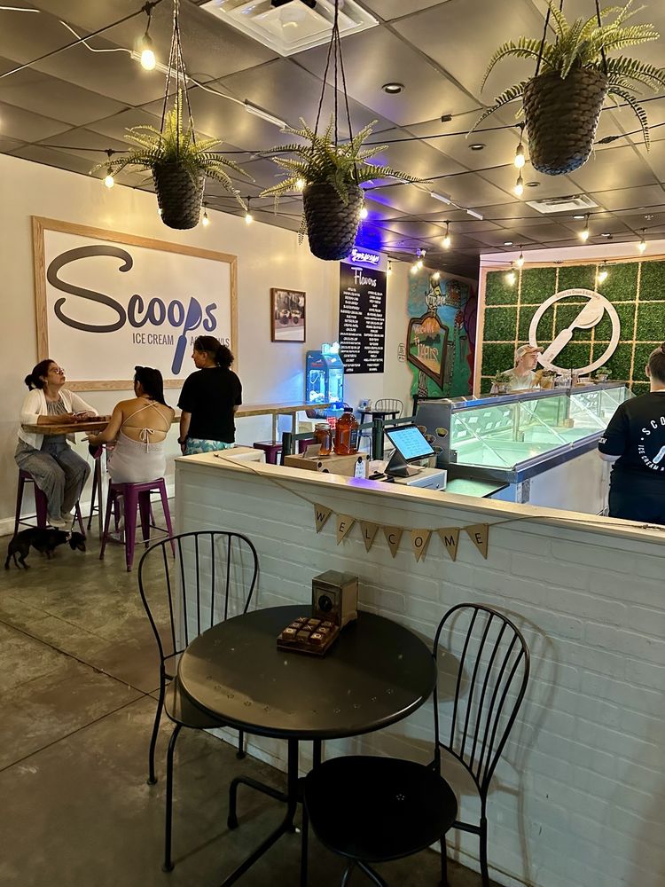 Scoops Ice Cream & Acai Bowls Logo