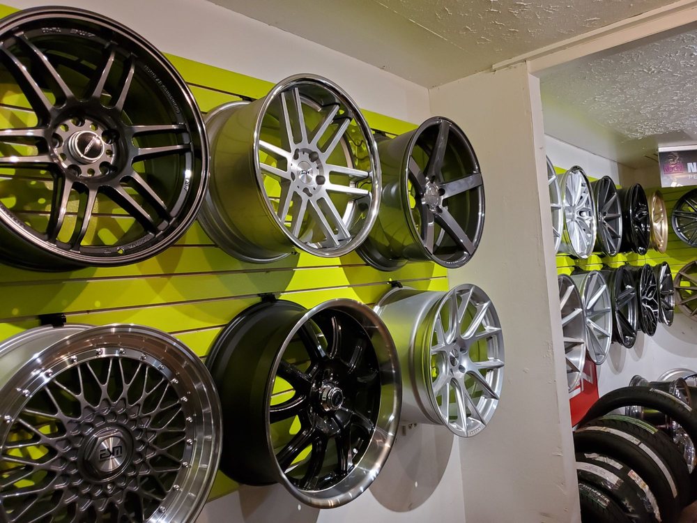 AUTO CUSTOMS Updated October 2024 109 Photos & 153 Reviews 743