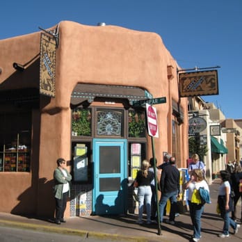 Cafe Pasqual's - Waiting outdoors for tables... - Vegetarian Near Me - Santa Fe, New Mexico