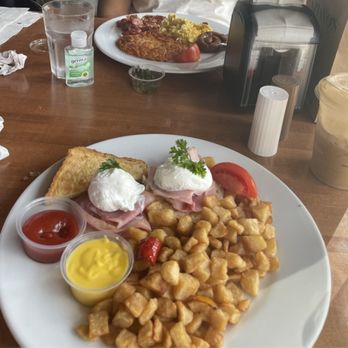 Graziano's Mercado - Doral - Eggs Benny - Beer, Wine & Spirits Near Me - Doral, Florida Graziano's Mercado - Doral - Eggs Benny - Beer, Wine & Spirits Near Me - Doral, Florida