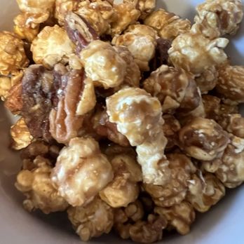 Garrett Popcorn Shops - With pecans - Popcorn Shops Near Me - Chicago, Illinois Garrett Popcorn Shops - With pecans - Popcorn Shops Near Me - Chicago, Illinois