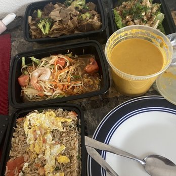Pad Thai Classic - Papaya Salad, Pad Aw ew, Crab fried rice, Yellow Curry, Gaelic chicken - Thai Near Me - Long Beach, California
