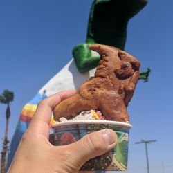 Sweet O Saur - Feeding the dino