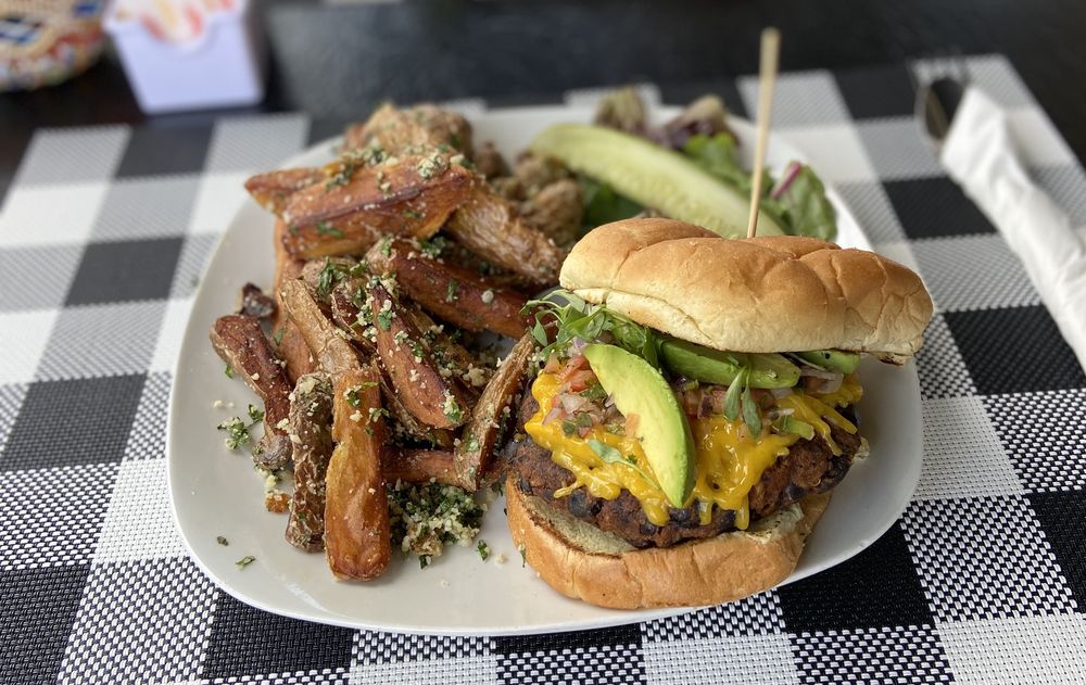 THE CAFE Updated July 2024 76 Photos & 128 Reviews 780 W Beech St