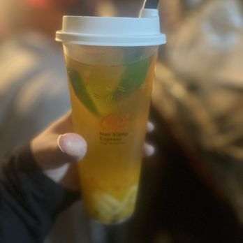 Nan Xiang Express - Passionfruit & Lime Green Tea - Shanghainese Near Me - Brooklyn, New York