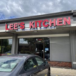 Lee's Kitchen - Outside