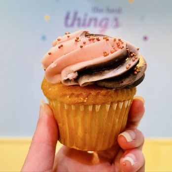 Sweet Mandy B's - Neapolitan cupcake - Bakeries Near Me - Chicago, Illinois Sweet Mandy B's - Neapolitan cupcake - Bakeries Near Me - Chicago, Illinois