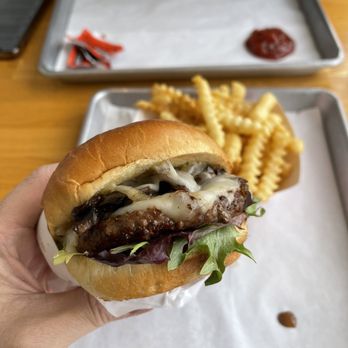 iniBurger - Gourmet Burgers - Mushroom Swiss burger - Burgers Near Me - Pleasanton, California iniBurger - Gourmet Burgers - Mushroom Swiss burger - Burgers Near Me - Pleasanton, California