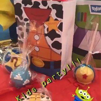 Baby So Lovely - Personalized Toy Story Themed cookies and cake pops - Desserts Near Me Baby So Lovely - Personalized Toy Story Themed cookies and cake pops - Desserts Near Me
