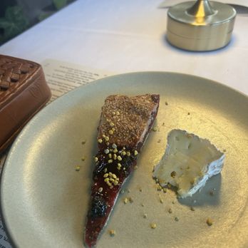 Bell's - Mt. Tam berry crostata with bee pollen and Brie cheese - French Near Me - Los Alamos, California Bell's - Mt. Tam berry crostata with bee pollen and Brie cheese - French Near Me - Los Alamos, California