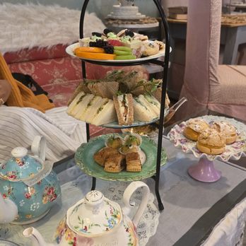 Dartealing Lounge - our tower of food - Tea Rooms Near Me - San Francisco, California