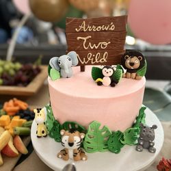 Samara Bakeshop - Birthday cake for 2 year old birthday party. "Arrow's Two Wild"
