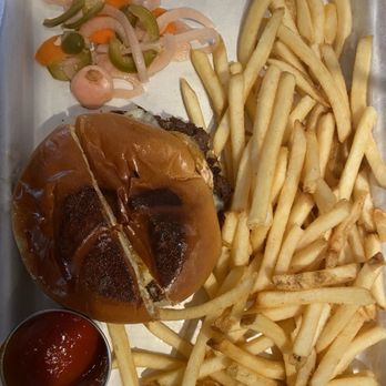 Mucho Aloha Brewhouse - Smashburger - Brewpubs Near Me - Koloa, Hawaii