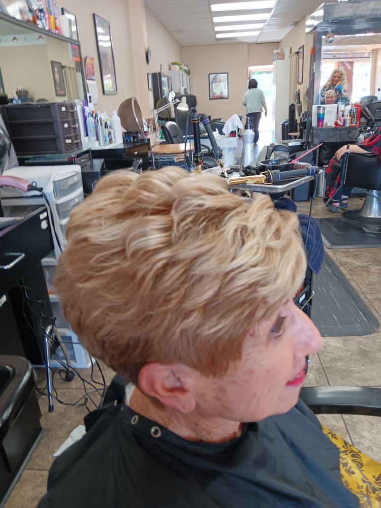 Patricia's Hair Salon Logo