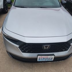 Avis - Mud caked under grill and wheel wells