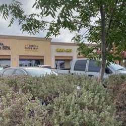 RD Smoke and Vape Shop - Front