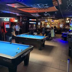 Willie's Lounge - Look at this spot!
