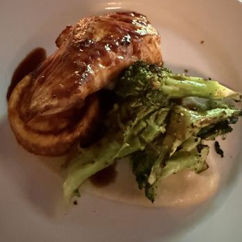 Farmhaus Restaurant - American Near Me - Saint Louis, Missouri