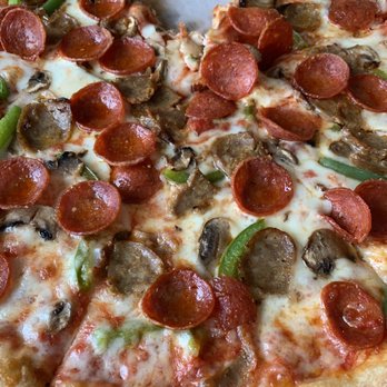 Pizzoco Pizza Parlor - Hiker's Special Pizza, no onions - Pizza Near Me - Winchester, Virginia