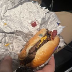 Wendy's - MOLDY BACONATOR DONT EAT HERE
