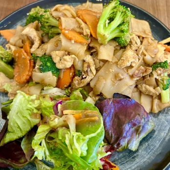One House Bistro - Pad See Ew - Asian Fusion Near Me - San Ramon, California One House Bistro - Pad See Ew - Asian Fusion Near Me - San Ramon, California