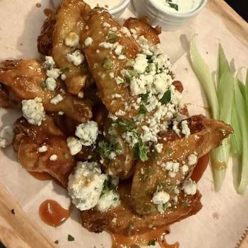Sol House Tavern - Chicken Wings - Cocktail Bars Near Me - Middletown, Connecticut