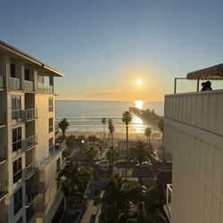 Amtrak Pacific Surfliner - Rooftop bar at the hyatt - walking distance from oceanside stop