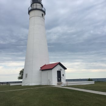 Fort Gratiot Lighthouse - Landmarks & Historical Buildings Near Me - Port Huron, Michigan