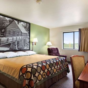 Super 8 by Wyndham Macon - Guest room - Hotels Near Me - Macon, Missouri Super 8 by Wyndham Macon - Guest room - Hotels Near Me - Macon, Missouri