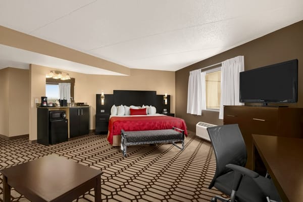 Ramada Plaza Fargo Hotel & Conf Center