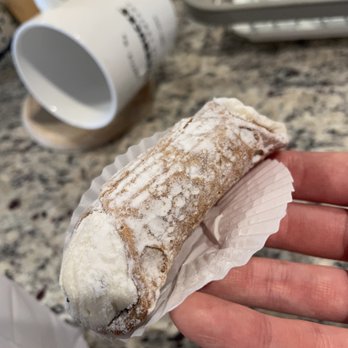La Bon Bake Shoppes - Small Cannoli - Bakeries Near Me - Edison, New Jersey