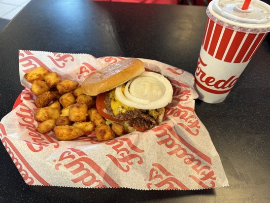 Freddy's Frozen Custard & Steakburgers by null