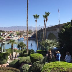 The Havasu Cut-Ups - World famous London Bridge