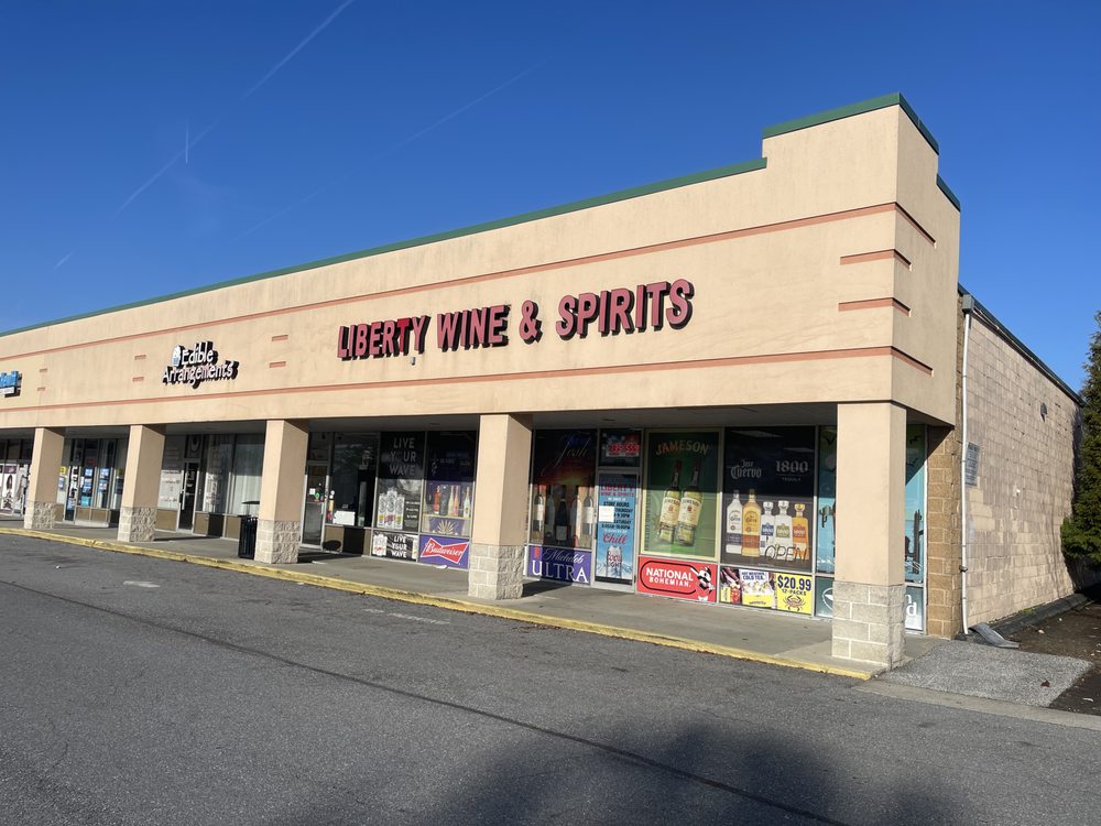 Liberty Wine & Spirits Logo