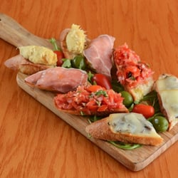Trattoria da Vittorio - San Francisco - Bruschetta combination