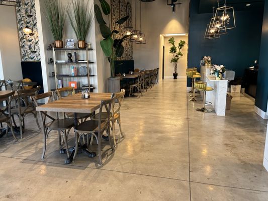 Le Cafe Central by null