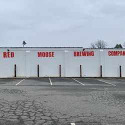 Red Moose Brewing Company - Plenty of parking
