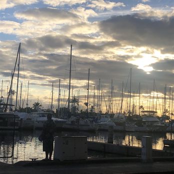 Harbor Pub & Pizza - Marina across the STREET - Pizza Near Me - Honolulu, Hawaii Harbor Pub & Pizza - Marina across the STREET - Pizza Near Me - Honolulu, Hawaii