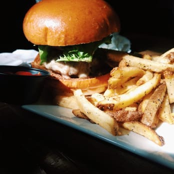 Hollow Nickel - Hollow nickel brunch burger ($12) - Pubs Near Me - Brooklyn, New York Hollow Nickel - Hollow nickel brunch burger ($12) - Pubs Near Me - Brooklyn, New York