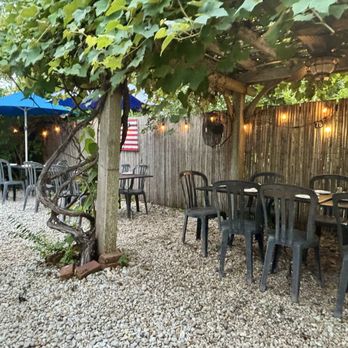 Bella Vida Garden Cafe - Lovely outdoor garden - Breakfast & Brunch Near Me - West Cape May, New Jersey Bella Vida Garden Cafe - Lovely outdoor garden - Breakfast & Brunch Near Me - West Cape May, New Jersey