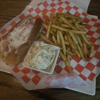 Insatiable - Lobster roll - Cocktail Bars Near Me - Philadelphia, Pennsylvania Insatiable - Lobster roll - Cocktail Bars Near Me - Philadelphia, Pennsylvania