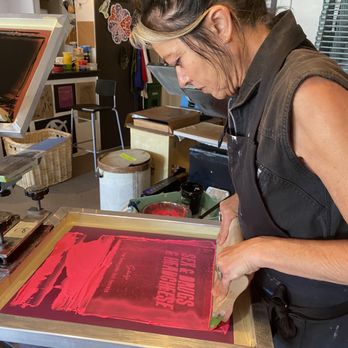 Sunset Printshop - learn to screen print at a private workshop - Screen Printing/T-Shirt Printing Near Me - Oakland, California Sunset Printshop - learn to screen print at a private workshop - Screen Printing/T-Shirt Printing Near Me - Oakland, California