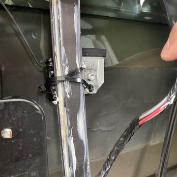 Lucky Dog Auto Glass - Zip ties used when they're not supposed to even be there. - Windshield Installation & Repair Near Me - Kent, Washington Lucky Dog Auto Glass - Zip ties used when they're not supposed to even be there. - Windshield Installation & Repair Near Me - Kent, Washington
