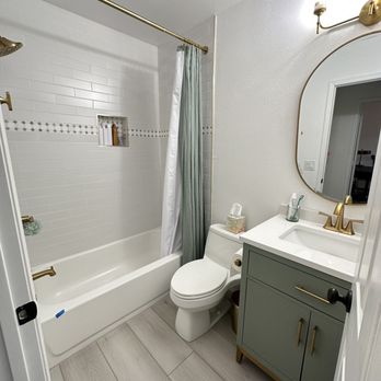 Hale Tile & Stone - Guest bath - new floor, vanity, fixtures, flooring, tile - General Contractors Near Me - Aliso Viejo, California Hale Tile & Stone - Guest bath - new floor, vanity, fixtures, flooring, tile - General Contractors Near Me - Aliso Viejo, California