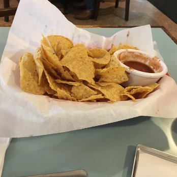 Mi Madre's Restaurant - Piping hot homemade tortilla chips with a sublime salsa! - Tex-Mex Near Me - Austin, Texas