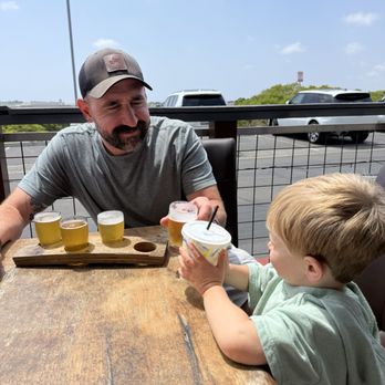 Carlsbad Brewing Company - Beer flight - Gastropubs Near Me - Carlsbad, California Carlsbad Brewing Company - Beer flight - Gastropubs Near Me - Carlsbad, California