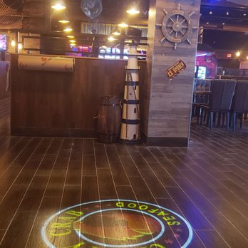 Crafty Crab - Interior photo - Seafood Near Me - Houston, Texas
