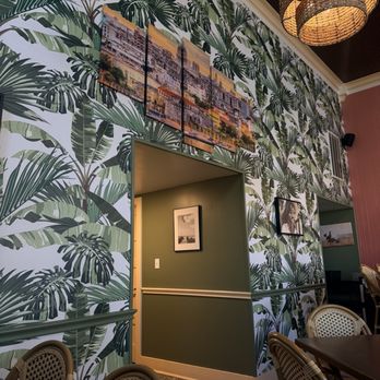Habanos Cafe - Super cute interior - Cuban Near Me - Galveston, Texas